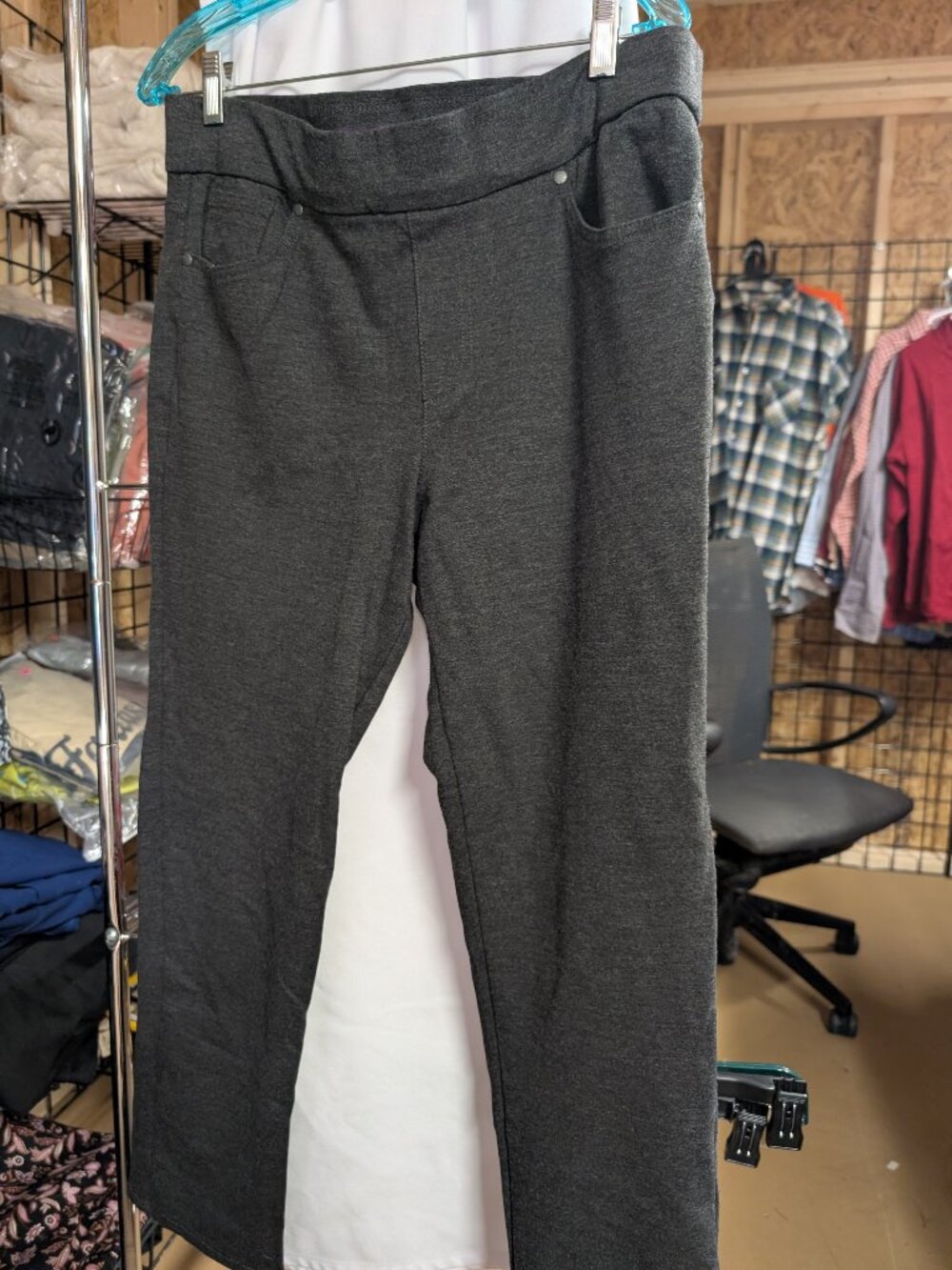 Gloria Vanderbilt Women's Charcoal Pants Size 16 - Stylish & Versatile